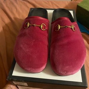 Pre Loved Velour Gucci Clogs size 38